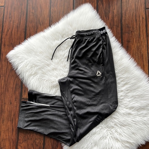 Reebok Other - Men’s Reebok sweatpants/joggers